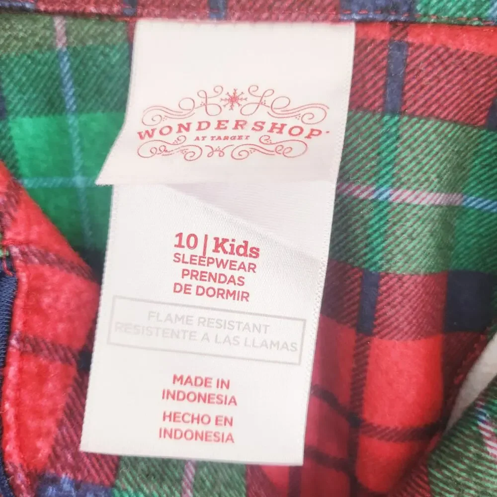 10 Wondershop plaid pajama set